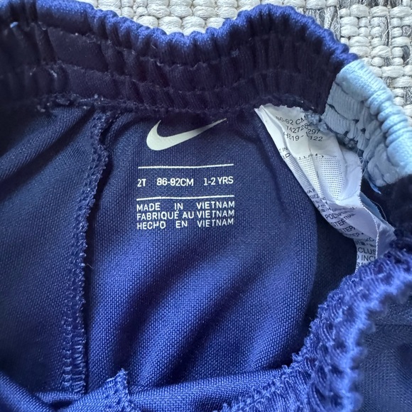 Toddler Nike Set Tee and Shorts Size 2T - Picture 6 of 7